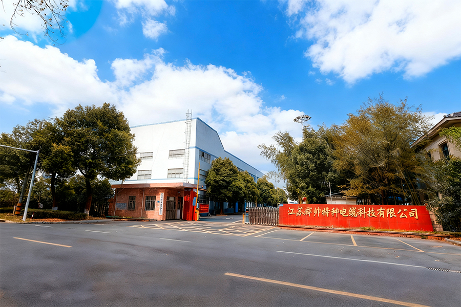 Fabryka na zewnątrz